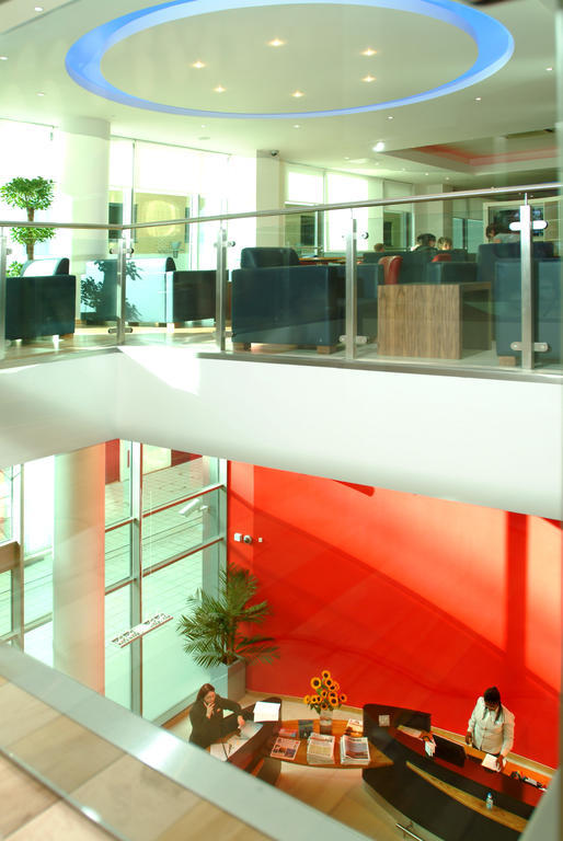 Ramada Encore Milton Keynes Eksteriør billede